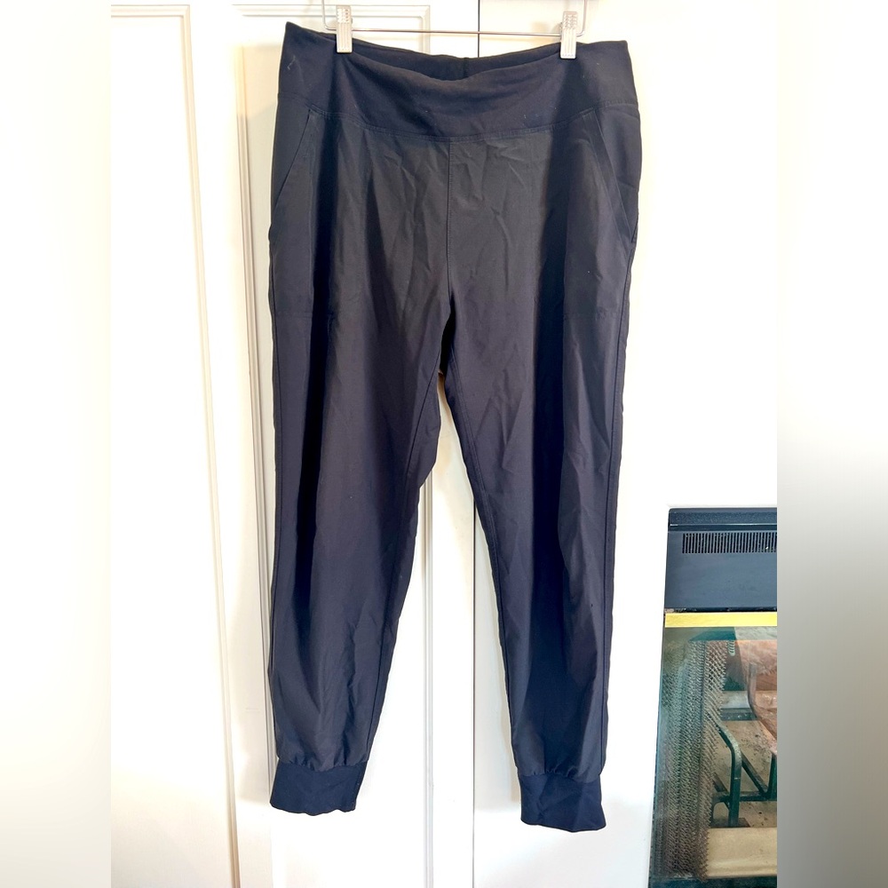 Patagonia jogger pants women’s medium